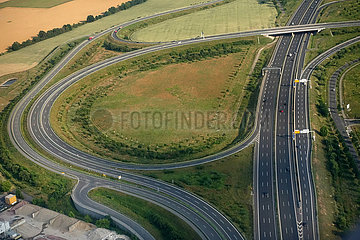 Schoenefeld  Deutschland  Luftbildaufnahme eines Autobahnkreuzes
