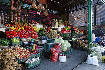 Lagodechi  Georgien  Obst- und Gemueseverkauf auf einem Wochenmarkt