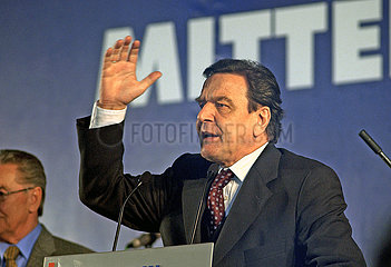 Bundeskanzler Gerhard Schroeder  Wahlkampf  Augsburg  2002
