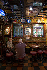 Grossbritannien  Nordirland  Belfast - Duke of York  Irish Pub mit Kultstatus im Stadtzentrum  vorwiegend frequentiert von Katholiken und Touristen
