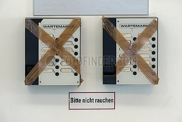 Berlin  Deutschland - Ausser Betrieb genommene Automaten fuer Wartemarken