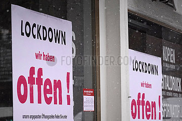 Berlin  Deutschland  Copyshop hat trotz Lockdown geoeffnet