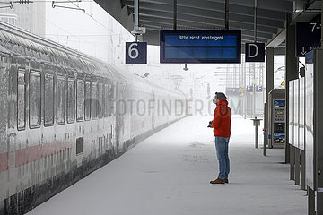 Wintereinbruch  Bahnhof Essen  Essen  Nordrhein-Westfalen  Deutschland