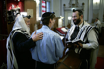 Service at the Orthodox Synagogue