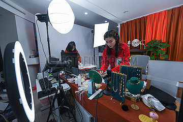 CHINA-ZHEJIANG-ZHUJI-PEARL-Live-Streaming (CN)