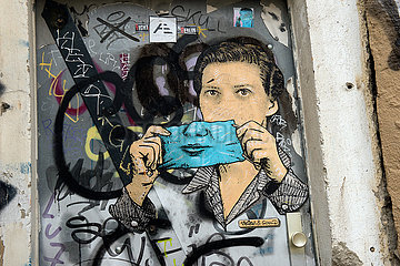 Berlin  Deutschland - Street-Art zum Thema Maske und Corona