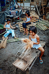 Kinderarbeit in Besenfabriken