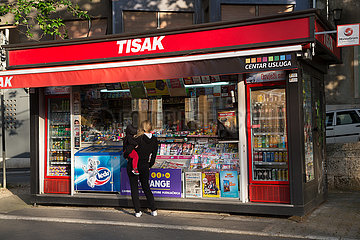 Kroatien  Pula - Kiosk mit Paketservice des kroatischen Dienstleisters Tisak Paket