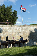 Kroatien  Pula - die Festung von 1630 auf dem hoechsten Huegel  heute Sitz des Historisches und Maritimem Museum Istriens