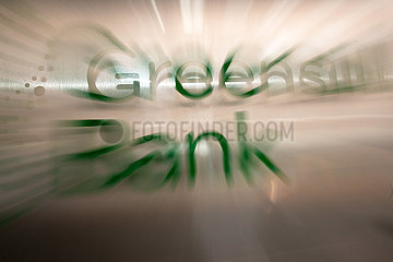 Deutschland  Bremen - Die insolvente Greensill Bank  Logo am Firmensitz