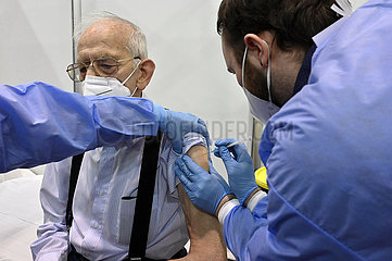 Start der Corona-Schutzimpfung im Impfzentrum der Stadt Essen