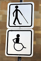 Tiflis  Georgien  Hinweisschilder fuer Menschen mit Handicap