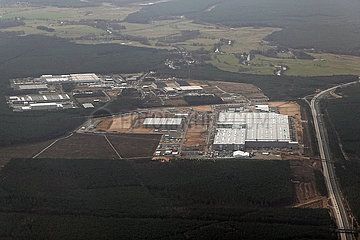 Gruenheide  Deutschland  Luftbildaufnahme: Baustelle der Tesla Gigafactory Berlin-Brandenburg