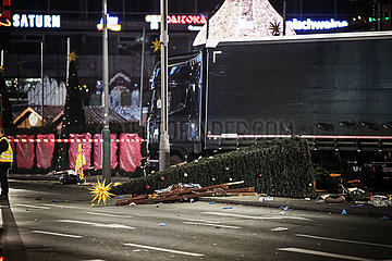 9 Dead After Truck Drives Into Christmas Market in Berlin