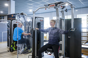 Fitnesstraining in Zeiten der Corona Pandemie  Lockerungen in Coesfeld  Nordrhein-Westfalen  Deutschland