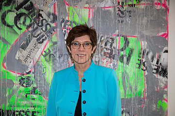 Portrait Verteidigungsministerin Annegret Kramp-Karrenbauer
