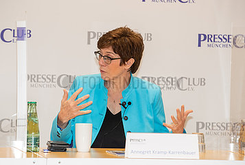 Verteidigungsministerin Annegret Kramp-Karrenbauer