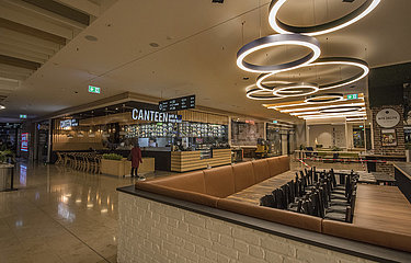 Einkaufszentrum Riem Arcaden  Gastro offen fuer To Go  Muenchen  Januar 2021