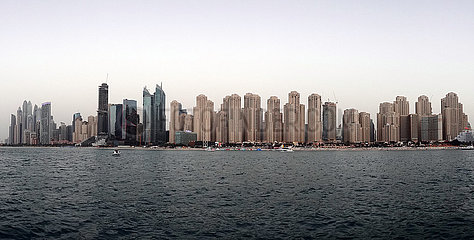 Dubai  Vereinigte Arabische Emirate  Panorama der Skyline