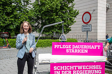 Bayerische Grüne demonstrieren für Pflegekräfte