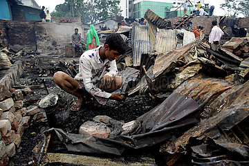 BANGLADESH-DHAKA-SLUM-FIRE
