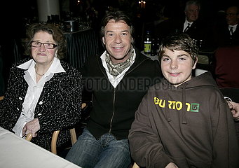 Patrick Lindner mit Mutter Hedwig Raab und Sohn Daniel