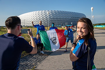 Italien vs Belgien Euro 2020: Fans reisen an