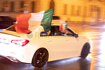 München: Autokorso nach Italiens Sieg über Spanien