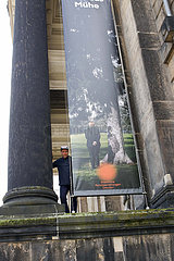 Ausstellung Andreas Muehe. Alles was noch nicht gewesen ist  ist Zukunft  wenn es nicht gerade jetzt ist   Lipsiusbau  Staatliche Kunstsammlungen Dresden