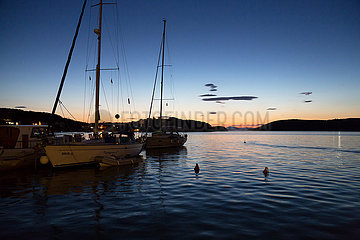 Kroatien  Supetarska Draga (Insel Rab) - Segeljachten ankern in der Bucht von Supetarska Draga