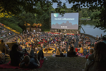Kino Open-Air im Muenchener Westpark  21. Juli 2021