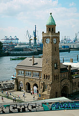Pegelturm  Stadtansicht Hafen Hamburg  Deutschland  Europa