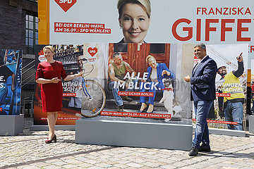 SPD: Praesentation der Grossflaechenplakate im Wahlkampf  Westhafen  6. August 2021