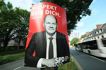 Deutschland  Bremen - Wahlplakat SPD-Kanzlerkandidat Olaf Scholz fuer die Bundestagswahlen 2021