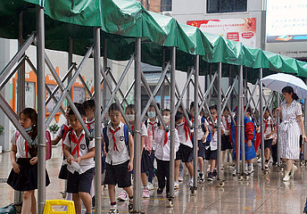 China-Shanghai-Typhoon-Schule-suspendiert (CN)
