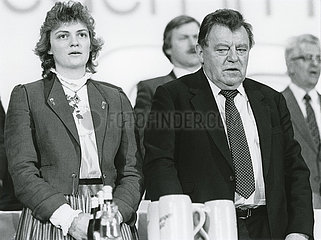Franz Josef Strauß  bayerischer Ministerpraesident mit Tochter Monika Hohlmeier  1985