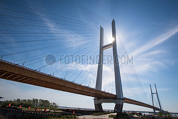 China-Hubei-Yangtze River-Bridges-Öffnung (CN)