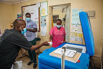 German Doctors in Kenia - Covid-19 Vaccination
