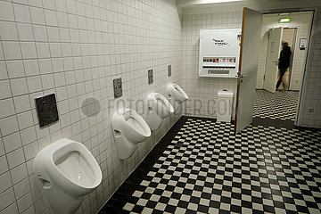 Deutschland  Bremen - oeffentliche Toilette  Pissoir