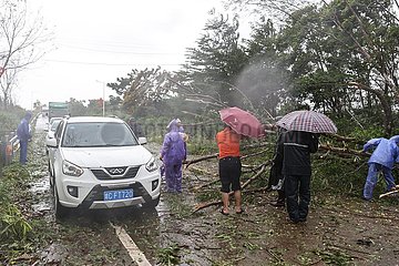 China-Hainan-Typhoon Kompasu-Landfall (CN)