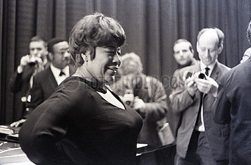 Berlin  DDR  Ella Fitzgerald  Saengerin. Am 20.03.1965 gaben sie und Louis Armstrong im alten Friedrichstadtpalast ein Konzert anlaesslich ihrer Tournee durch die DDR