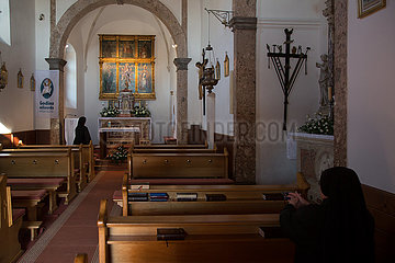 Kroatien  Porat (Insel Krk) - Klosterkirche in dem ueber 500 Jahre alten Kloster Porat auf der Insel Krk