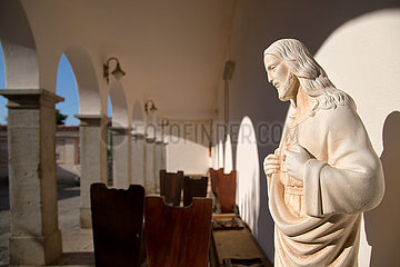 Kroatien  Porat (Insel Krk) - Jesusstatue beim ueber 500 Jahre alten Kloster Porat auf der Insel Krk