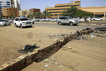 Sudan-Khartoum-Tension-Road-Barrikaden