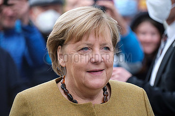 Deutschland  Bremerhaven - Bundeskanzlerin Angela Merkel (CDU) besucht zum Abschied das Deutsche Auswandererhaus (DAH)