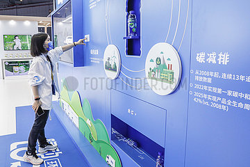 (CIIE) China-Shanghai-Ciie-Exhibition-Flaschenrecycling (CN)