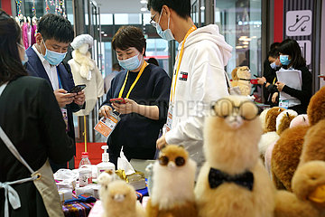 (CIIE) China-Shanghai-Ciie-Exhibition-Alpaka-Pelz-peruanisches Spielzeug (CN)
