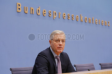 Bundespressekonferenz zum Thema: Kandidatur fuer den Vorsitz der CDU Deutschlands