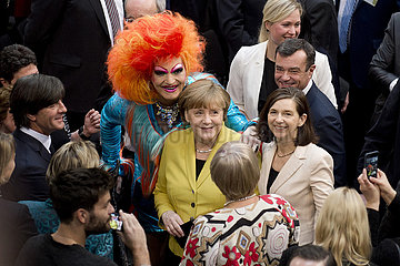 Bundesversammlung - Merkel  Drag queen Olivia Jones