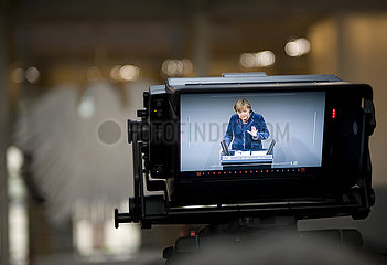 Angela Merkel  Bundestag  Debatte Euro-Rettungsschirm